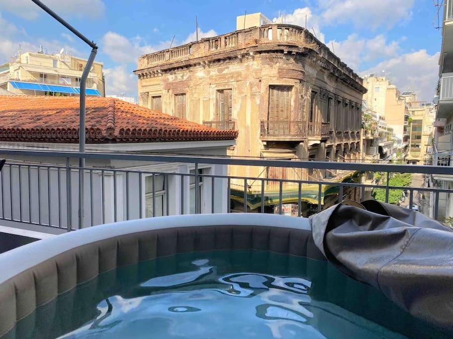 Openair Hot Tub/Big Balcony/Great Boutique Apt アテネ エクステリア 写真